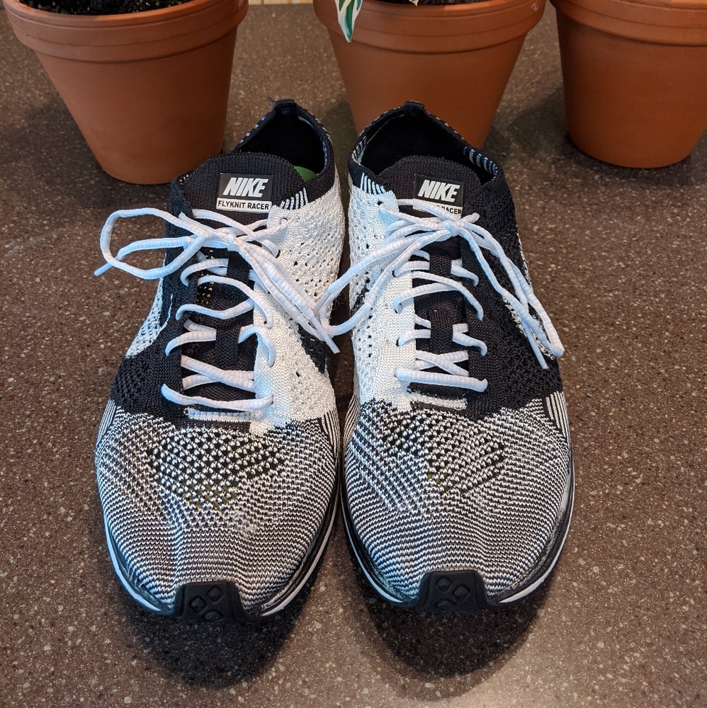 Nike Flyknit Racer 10.5 black white orca